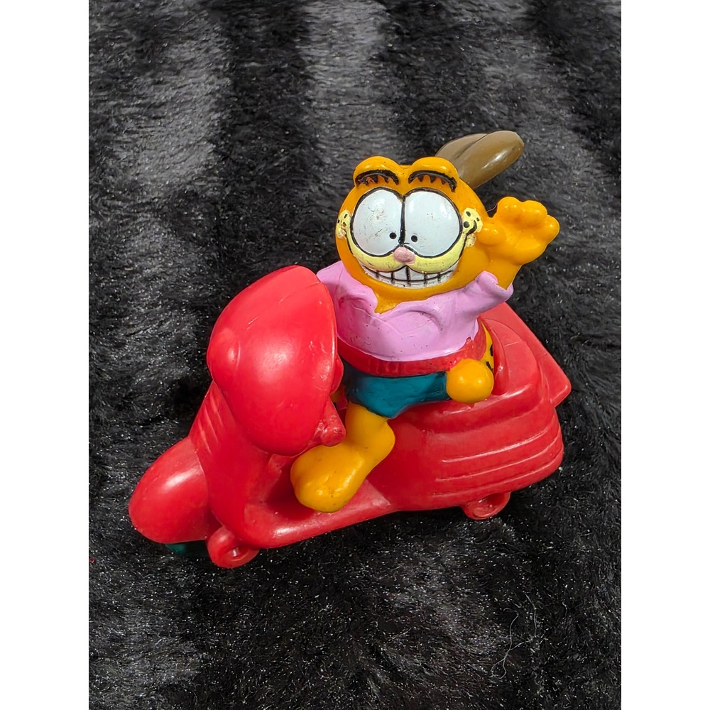 Vintage 1988 McDonald's Garfield and Odie on Red Scooter Toy Collectible